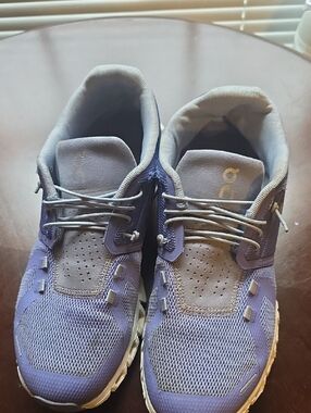 On Running Men’s Lavender/Gray Lightweight Mesh Running Sneakers